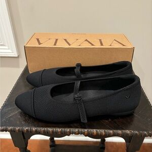 Women's Black Flats